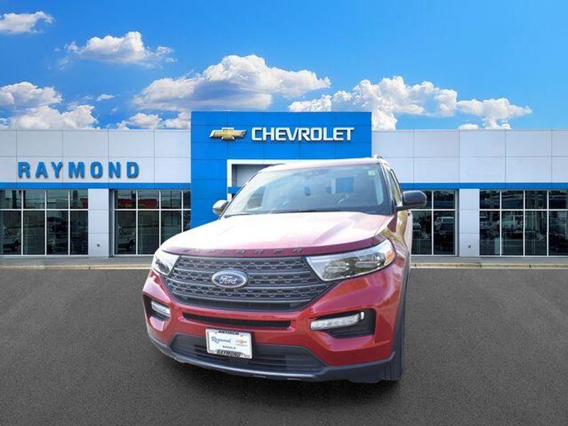 Used 2024 Ford Explorer XLTImage 7