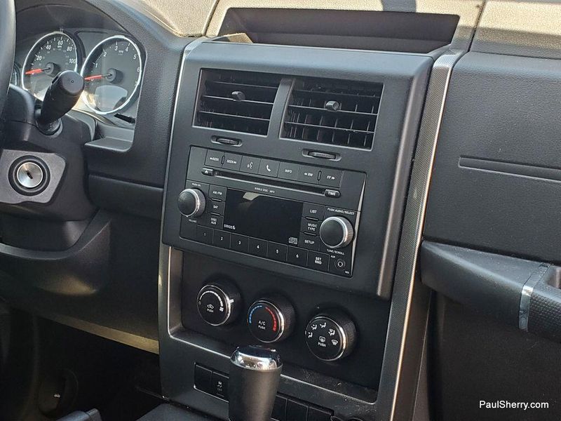 Used 2011 Jeep Liberty SportImage 18