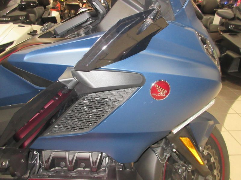 USED 2022 HONDA GOLDWING DCT Image 11