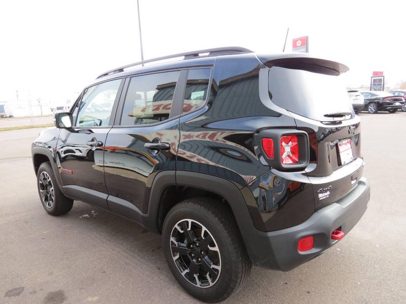 2023 Jeep Renegade Trailhawk 4x4 4dr SUVImage 7