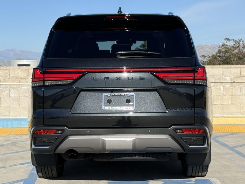 New 2026 Lexus LX 700h LuxuryImage 10