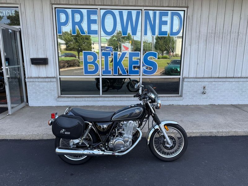 2015 Yamaha SR400Image 1