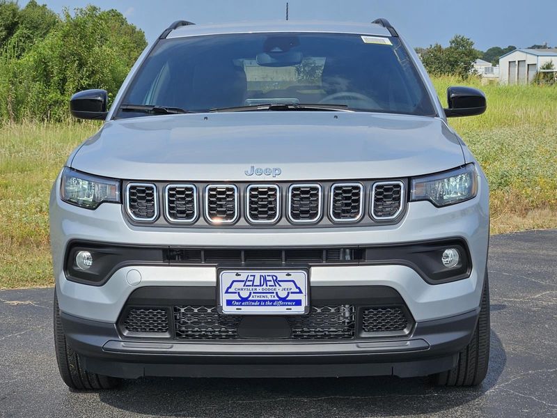 2025 Jeep Compass Latitude 4x4Image 2