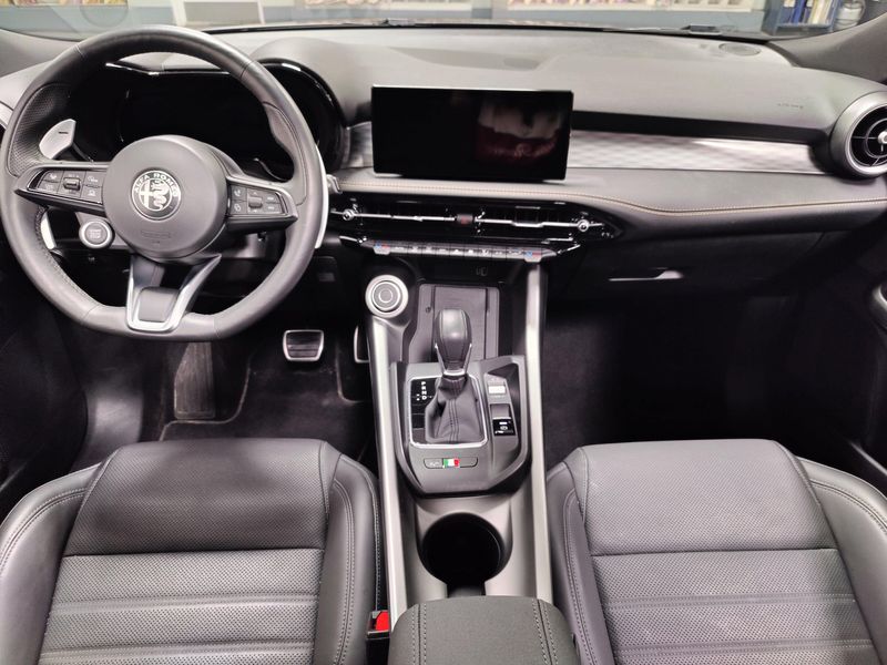 Used 2025 Alfa Romeo Tonale Veloce Premium AWD w/SunroofImage 18