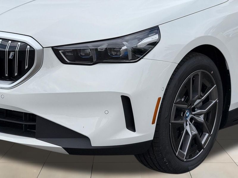 2025 BMW i5 eDrive40Image 11