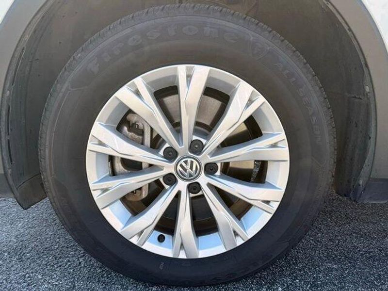 Used 2021 Volkswagen Tiguan SE