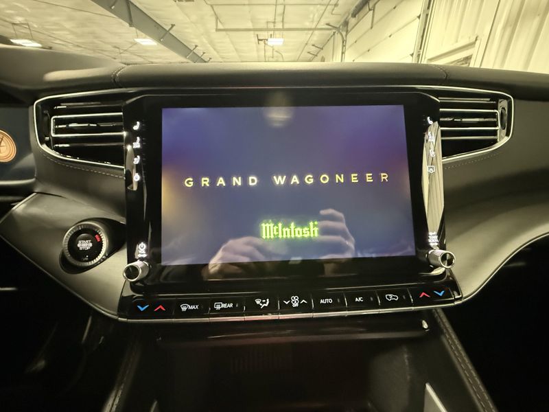 2026 Jeep Grand Wagoneer Limited Reserve 4x4Image 29