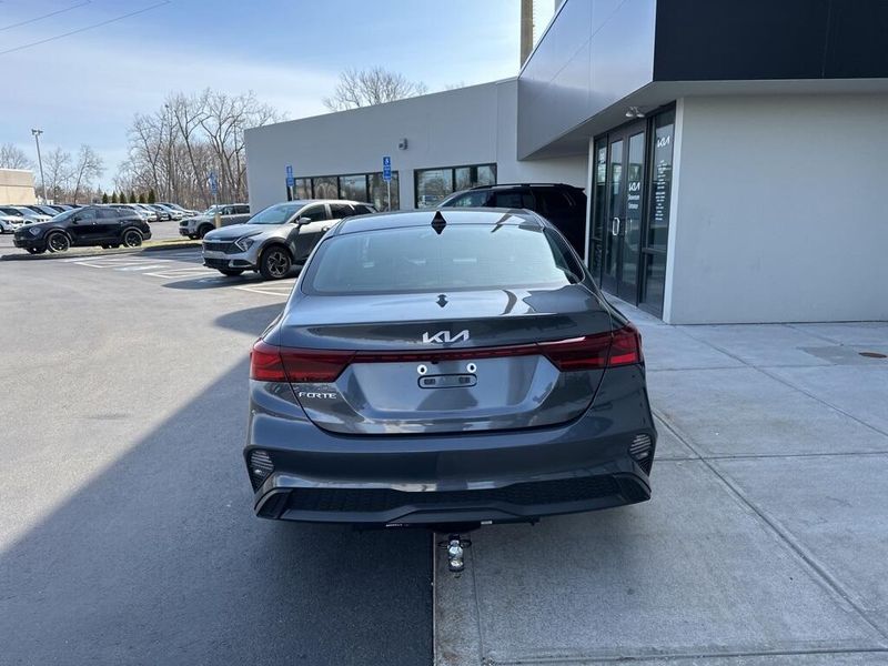 2024 Kia Forte LXSImage 7