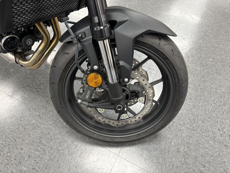 New 2025 Honda CB750 HORNET Image 14