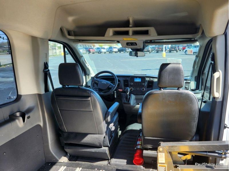2022 Ford Transit Wagon XLImage 41
