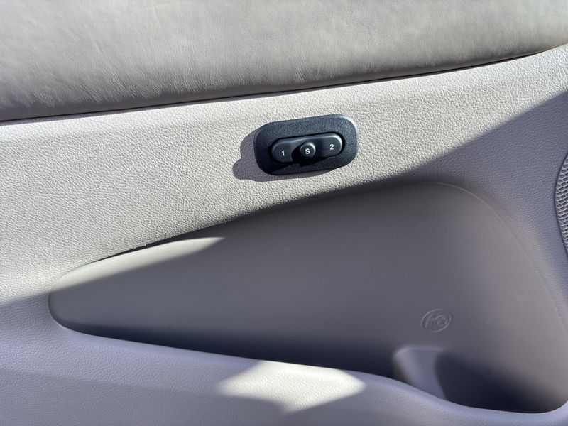 Used 2020 Jeep Grand Cherokee OverlandImage 23