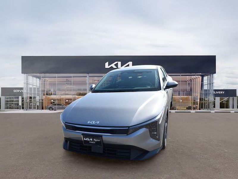 New 2026 Kia K4 LXSImage 8