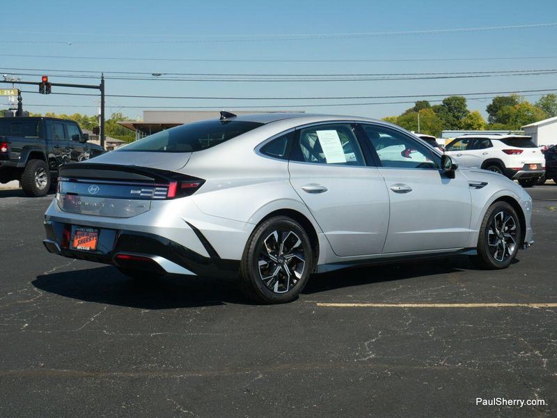 2024 Hyundai Sonata SEL photo 9