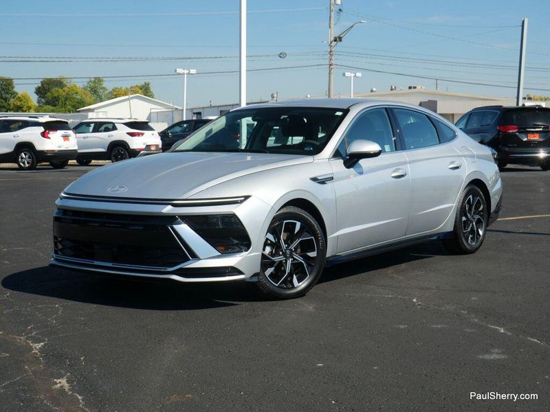 2024 Hyundai Sonata SEL photo 3