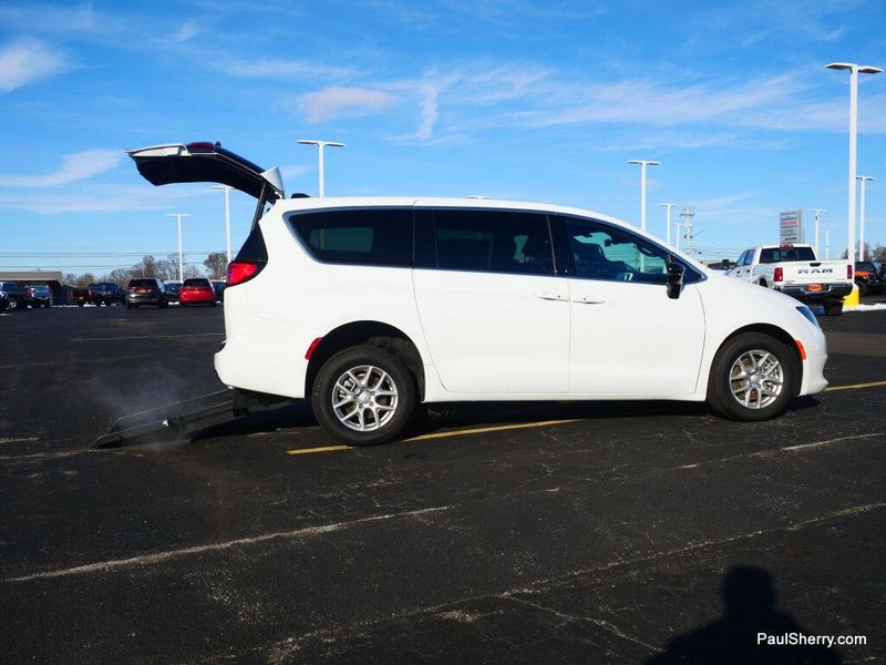 New 2026 Chrysler Voyager LX