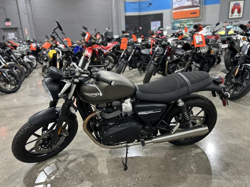 Used 2020 Triumph STREET TWIN Image 9