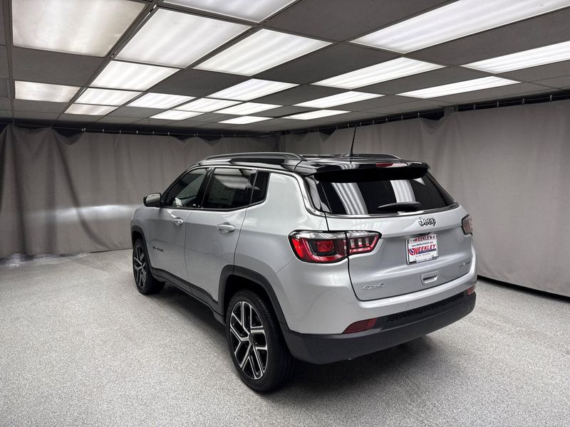 2025 Jeep Compass Limited 4x4Image 2