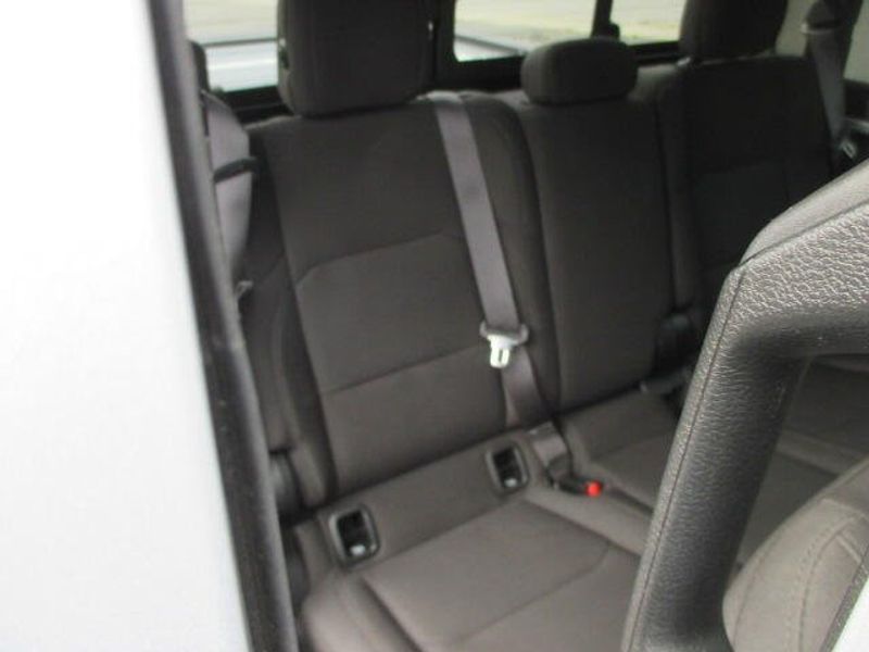 Used 2023 Jeep Gladiator OverlandImage 25