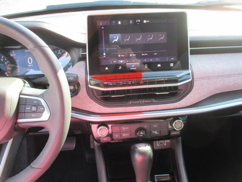 Used 2022 Jeep Compass LatitudeImage 19