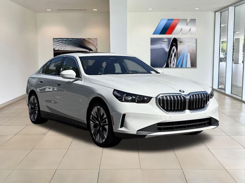 2025 BMW i5 eDrive40Image 4