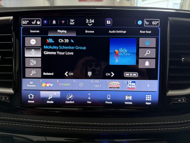 Used 2025 Chrysler Pacifica SelectImage 26