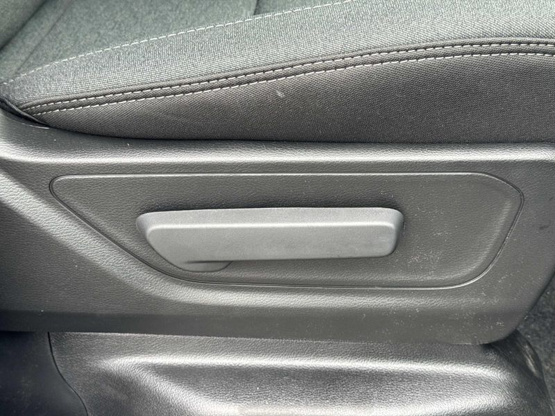 New 2026 RAM 1500 Big Horn Crew Cab 4x2 5'7' Box