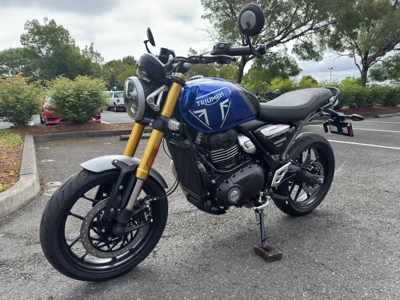 2024 Triumph Speed 400 - CASPIAN BLUE - STORM GREY 