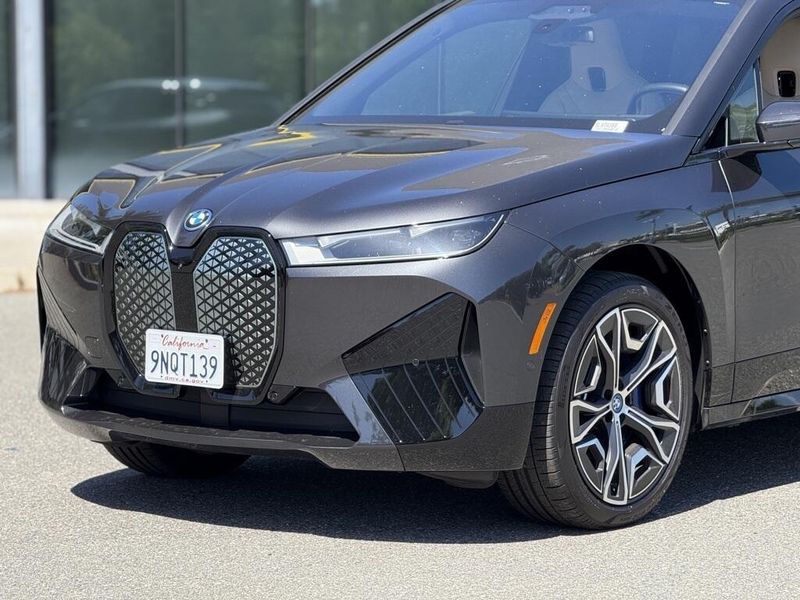 Used 2025 BMW iX xDrive50Image 10