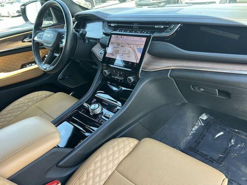 Used 2022 Jeep Grand Cherokee Summit 4xeImage 13