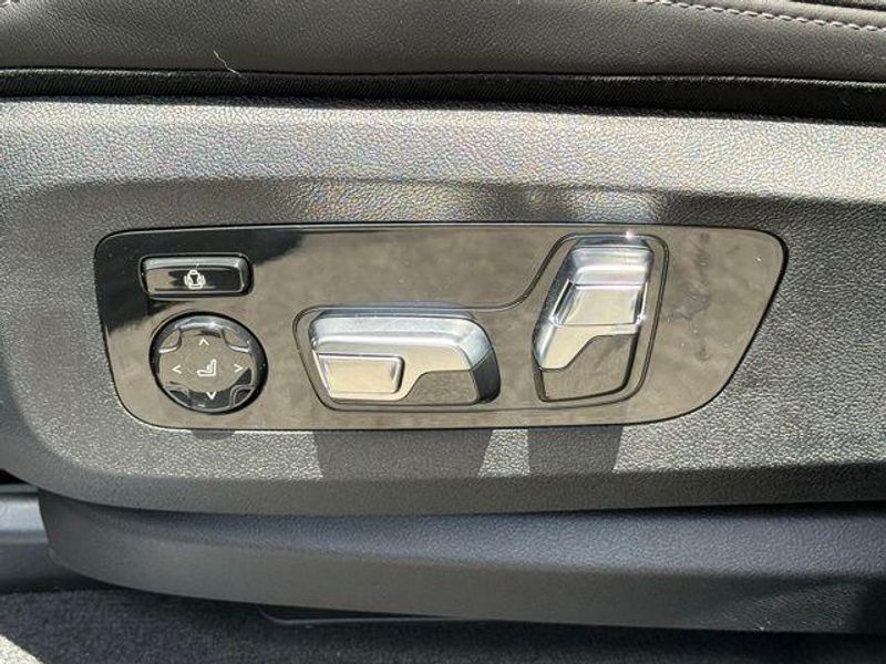 New 2027 BMW X7 xDrive40iImage 18