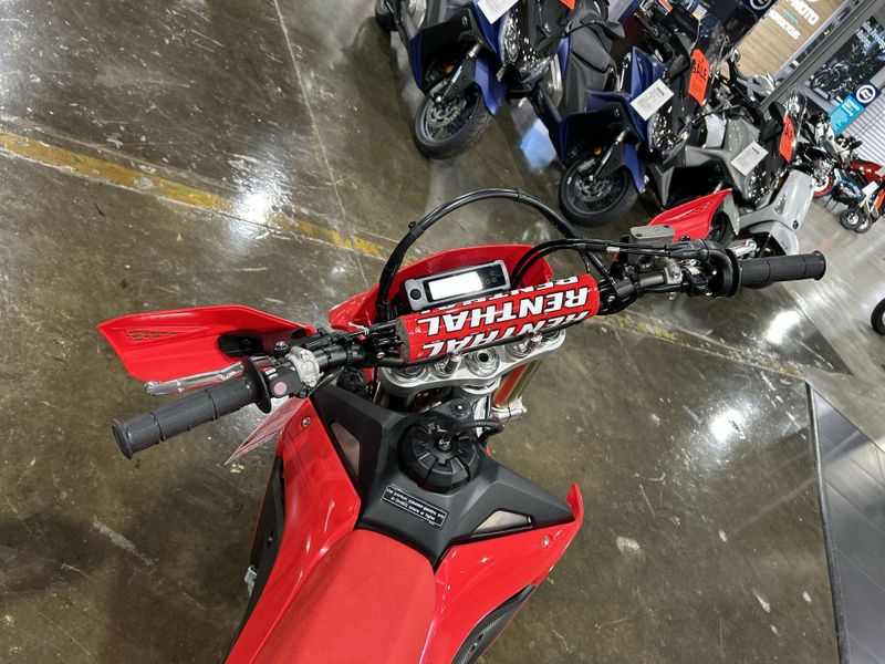 2025 Honda CRF450X  in a RED exterior color. Del Amo Motorsports of Redondo Beach (424) 390-7811 delamomotorsports.com 