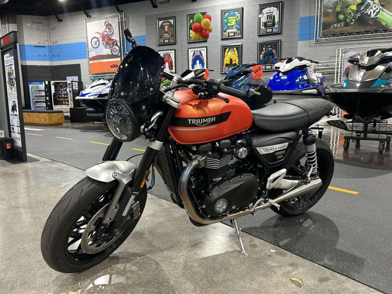 2023 Triumph SPEED TWIN 1200  in a MATTE BAJA ORANGE exterior color. Del Amo Motorsports of Redondo Beach (424) 390-7811 delamomotorsports.com 