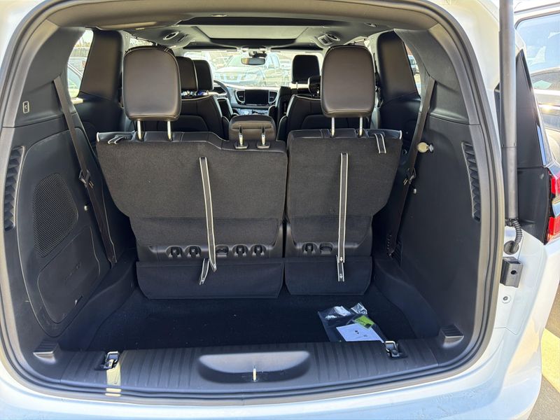 New 2026 Chrysler Pacifica LimitedImage 13
