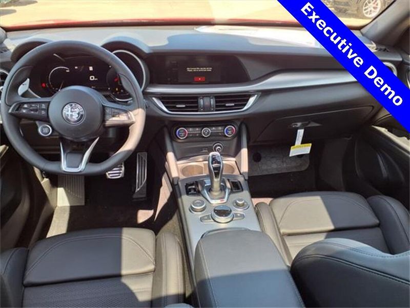 2025 Alfa Romeo Stelvio Image 12