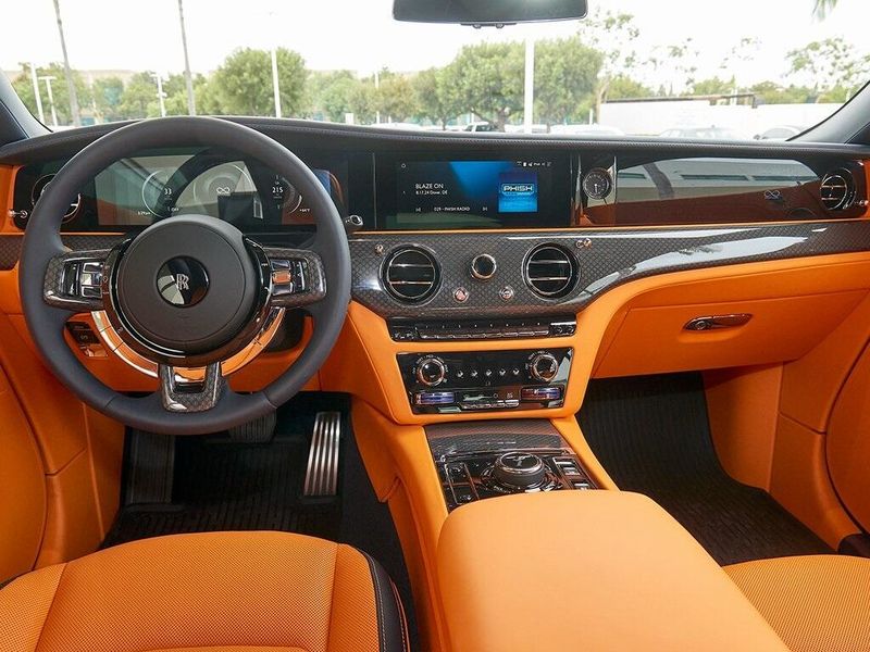 2025 Rolls-Royce Spectre Image 4