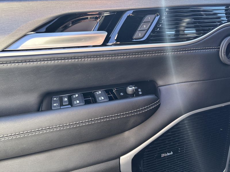 2026 Jeep Grand Wagoneer Limited Reserve 4x4Image 31