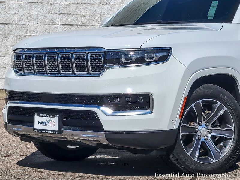 2022 Jeep Grand Wagoneer I photo 2