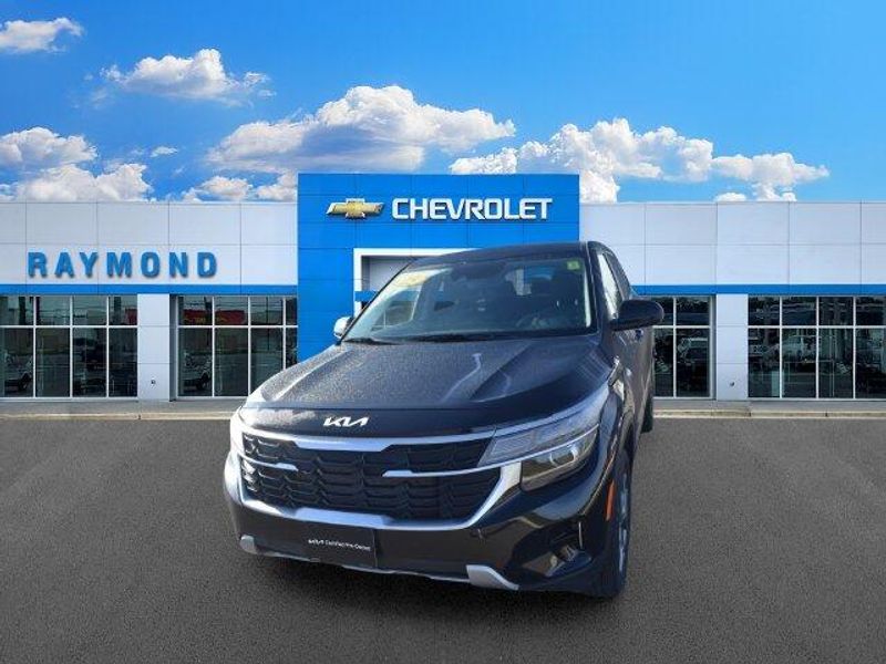 Used 2025 Kia Seltos LXImage 8