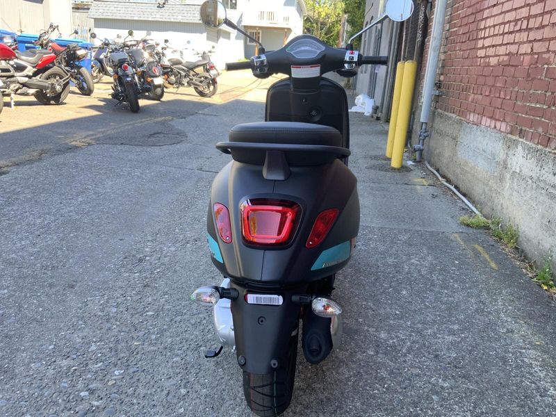 New 2024 Vespa PRIMAVERA 150 SPORT 