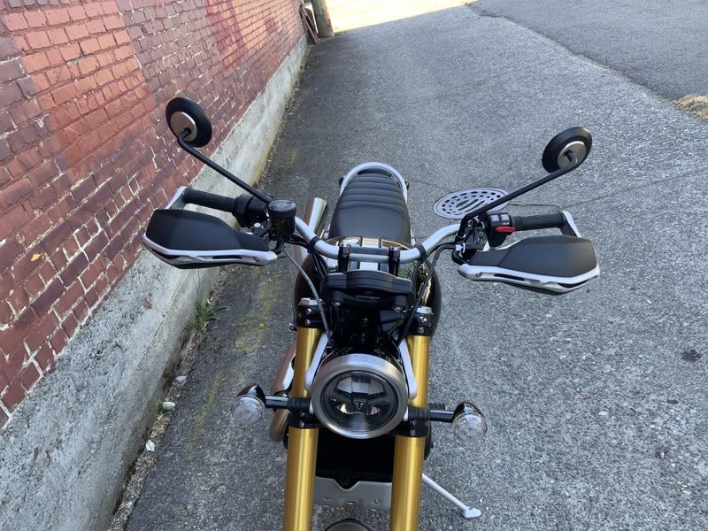 2025 Triumph SCRAMBLER 1200 XE