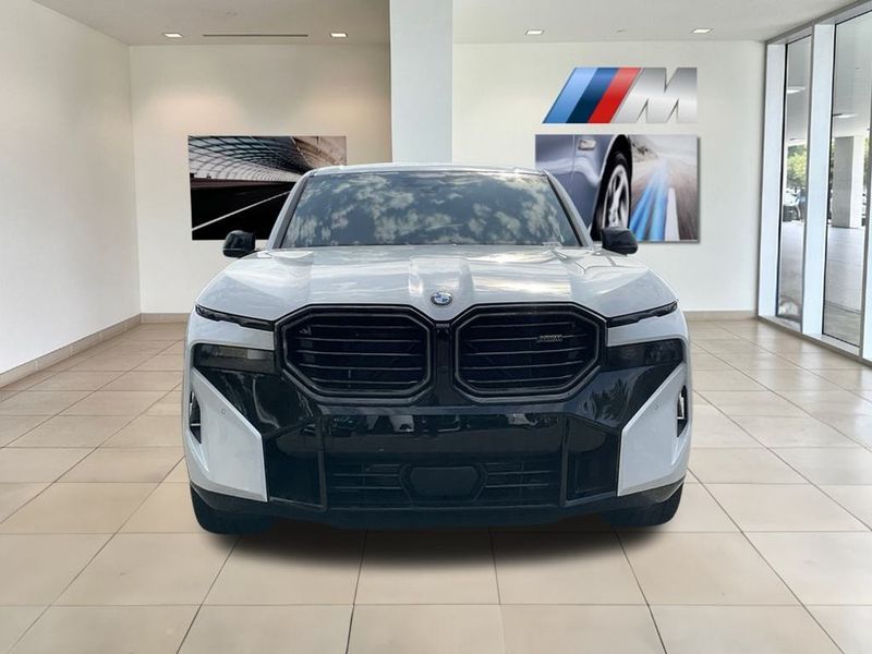 2024 BMW XM BaseImage 3