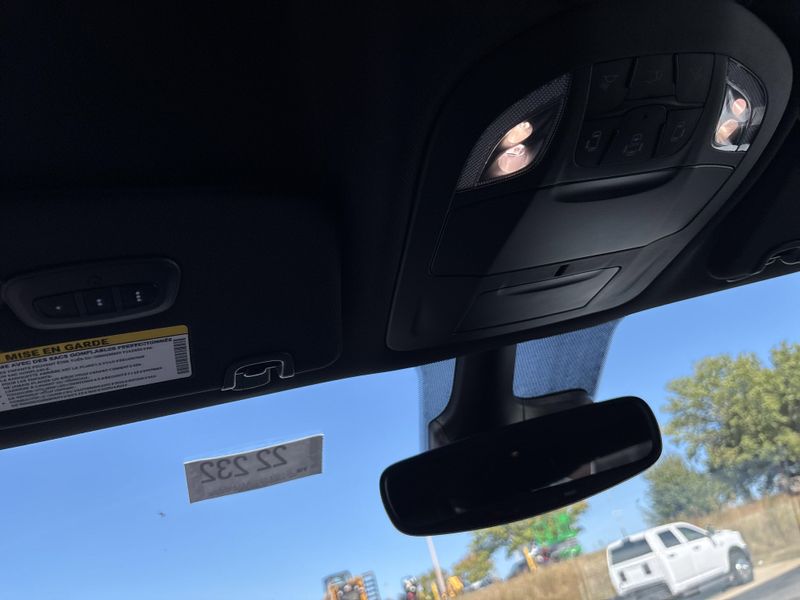 New 2026 Chrysler Pacifica SelectImage 36