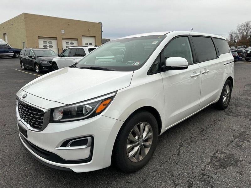 2020 Kia Sedona LXImage 8