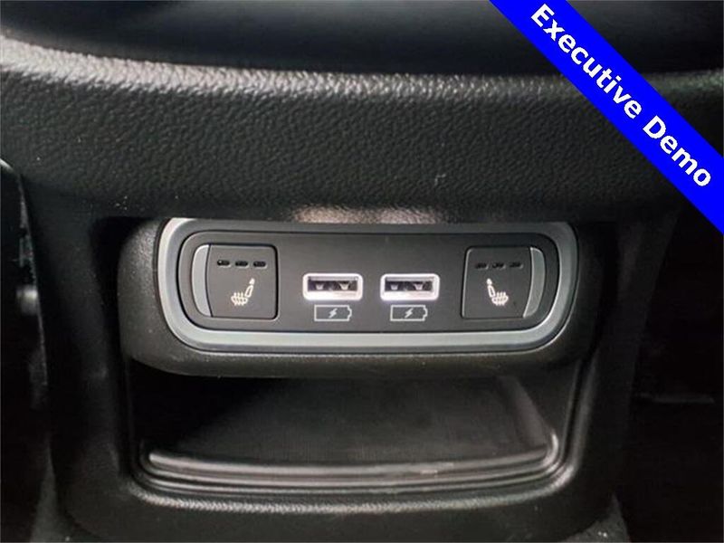 New 2025 Alfa Romeo Stelvio AwdImage 11