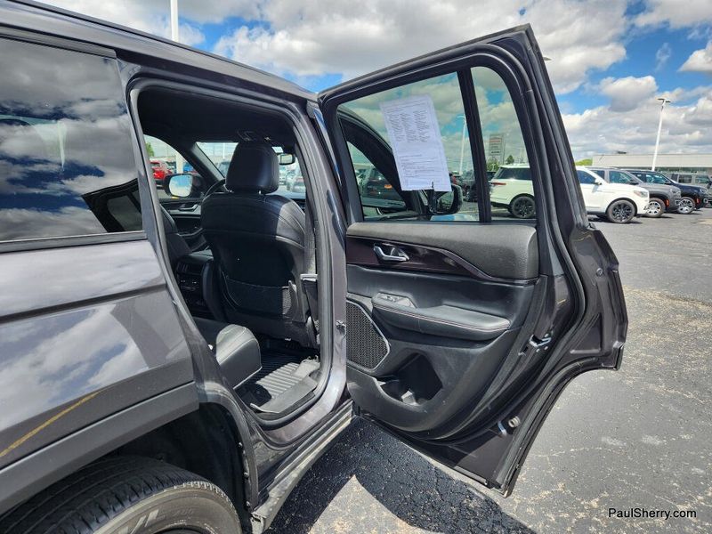 Used 2022 Jeep Grand Cherokee Altitude