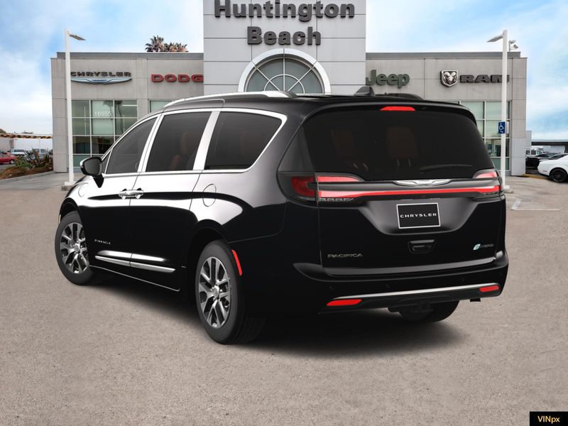 2025 Chrysler Pacifica Hybrid PinnacleImage 5