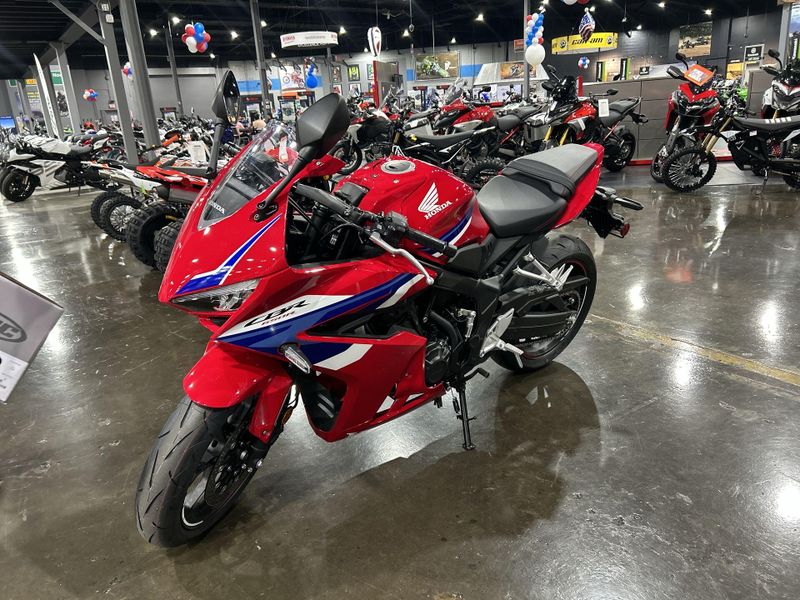 New 2026 Honda CBR650R E-CLUTCH Image 20