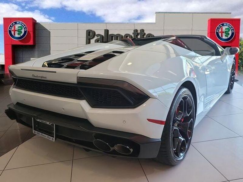 2018 Lamborghini Huracan RWD photo 4