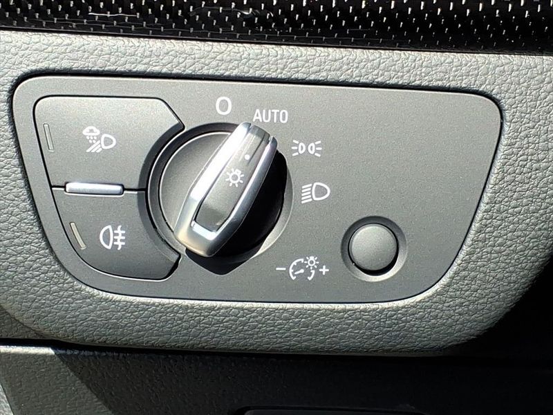 Used 2022 Audi SQ5 Sportback PremiumImage 17