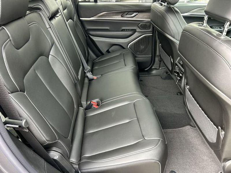 New 2026 Jeep Grand Cherokee Limited 4x2Image 14